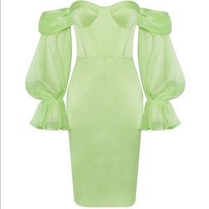 Stunning 100% satin off shoulder dress 👗 😍 , Size Small